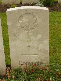 Etaples Military Cemetery - Roy, George Henderson